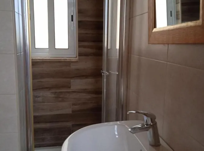 St George Of Lydda Panzió Victoria