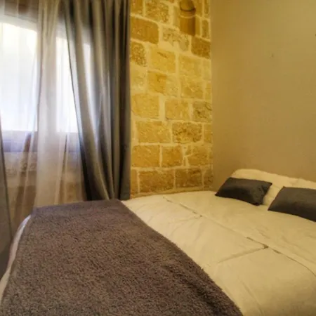 St George Of Lydda Couette-café Victoria